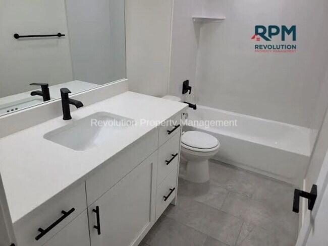 Building Photo - "Charming 3-Bed Oasis in Ogden