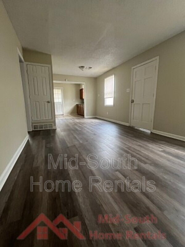 Building Photo - 3111 Harvester Ln