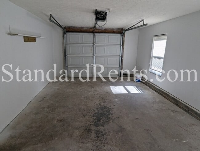 Building Photo - 610 Charity Ln SW