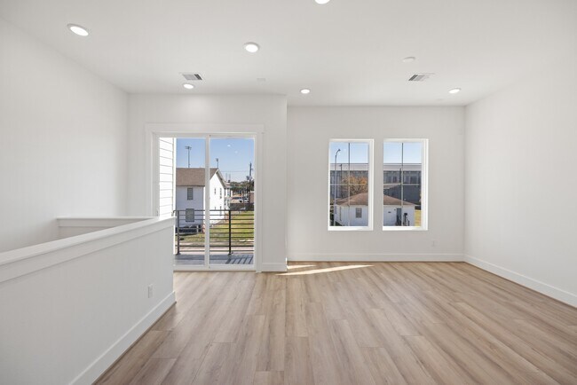 Building Photo - 3510 Adair St