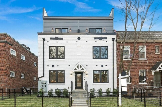 Building Photo - 1707 West Virginia Ave NE