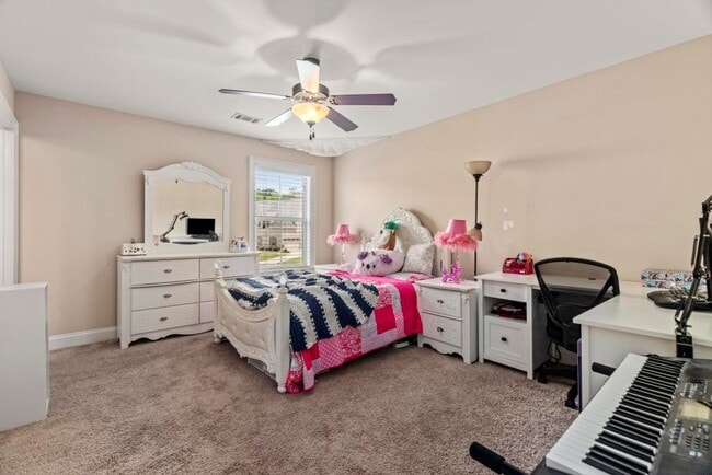 Building Photo - Luxury Living in The Oaks at Cotswold – 5BR Executive Home with Exceptional Amenities