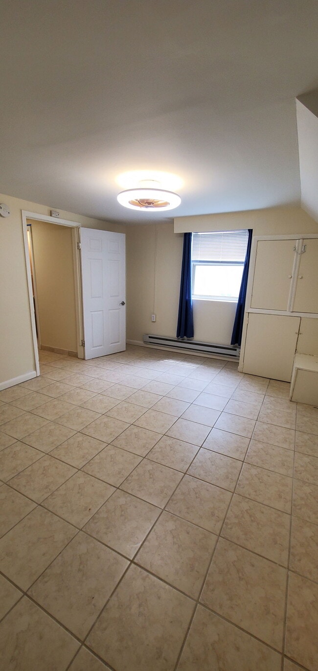 Building Photo - 297 Tom Hunter Rd