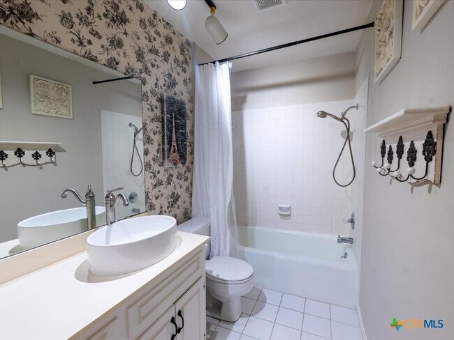 Building Photo - 300 Las Plumas Dr