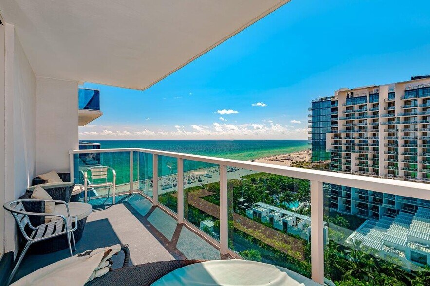 Building Photo - 2301 Collins Ave