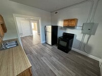 Building Photo - 2 Bedroom Apartment - 1510 1/2 Harrison Street