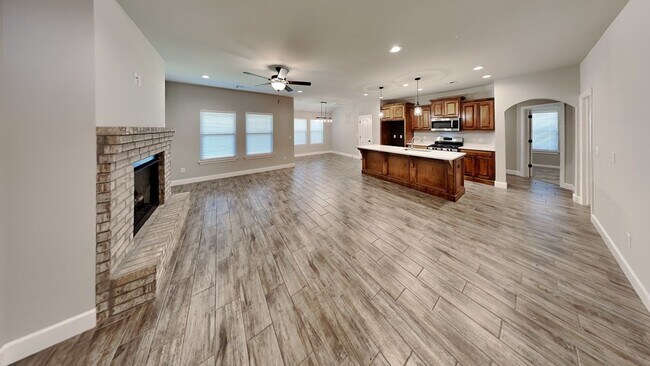 Building Photo - Beautiful 4 Bedroom 2 Bathroom Corner Lot ...