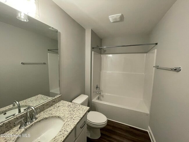 Building Photo - 712A Sarah Rebecca Dr