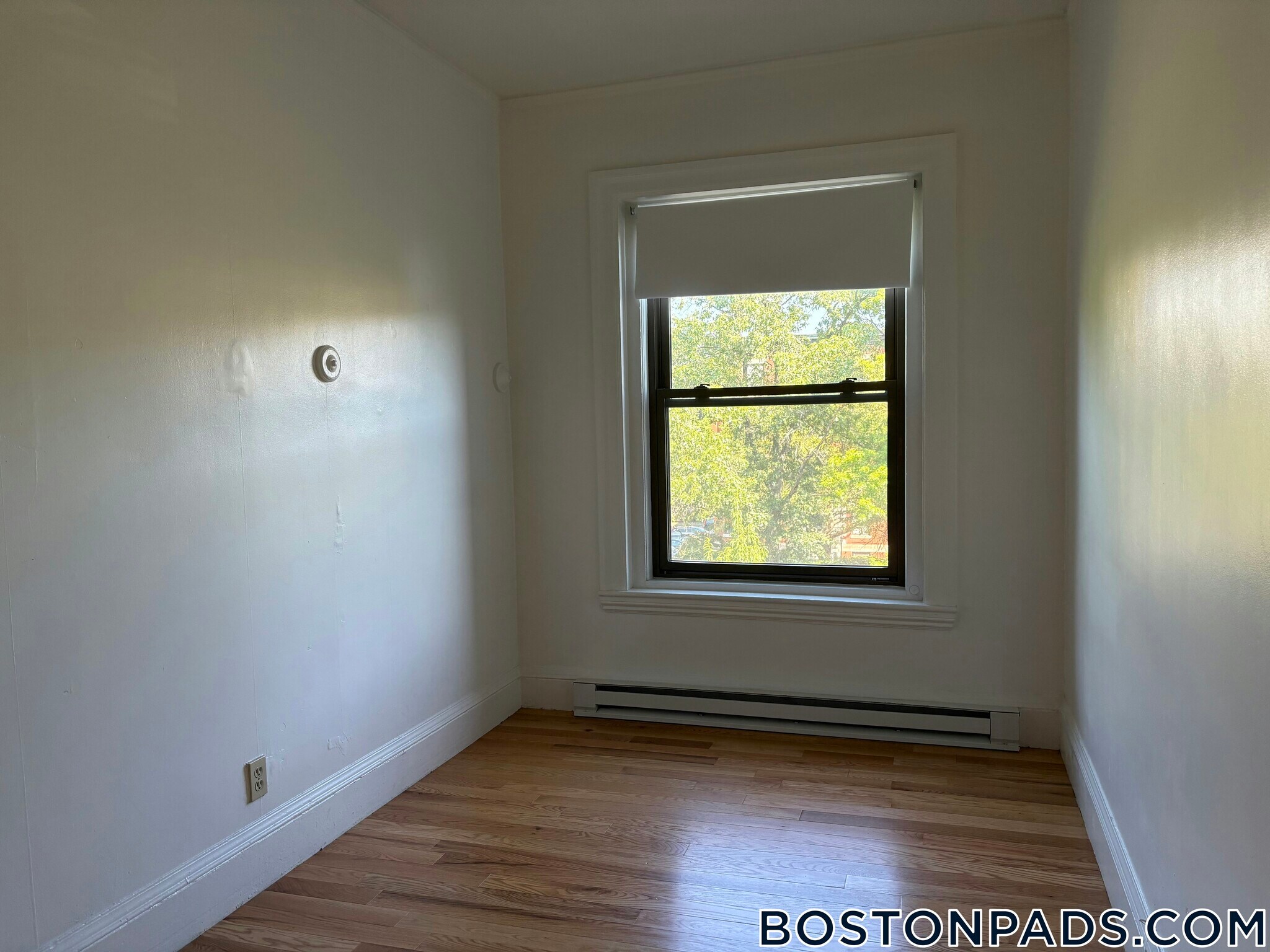 Building Photo - 1061 Beacon St