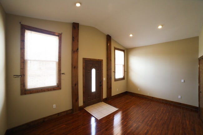 Building Photo - 1232 Russell St