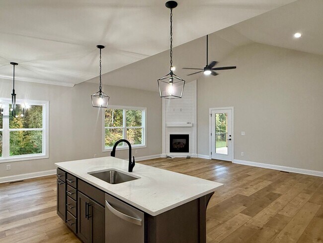 Building Photo - Short term Rental Home!