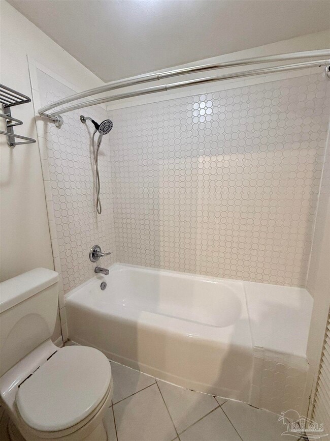 Building Photo - 5071 Springhill Dr