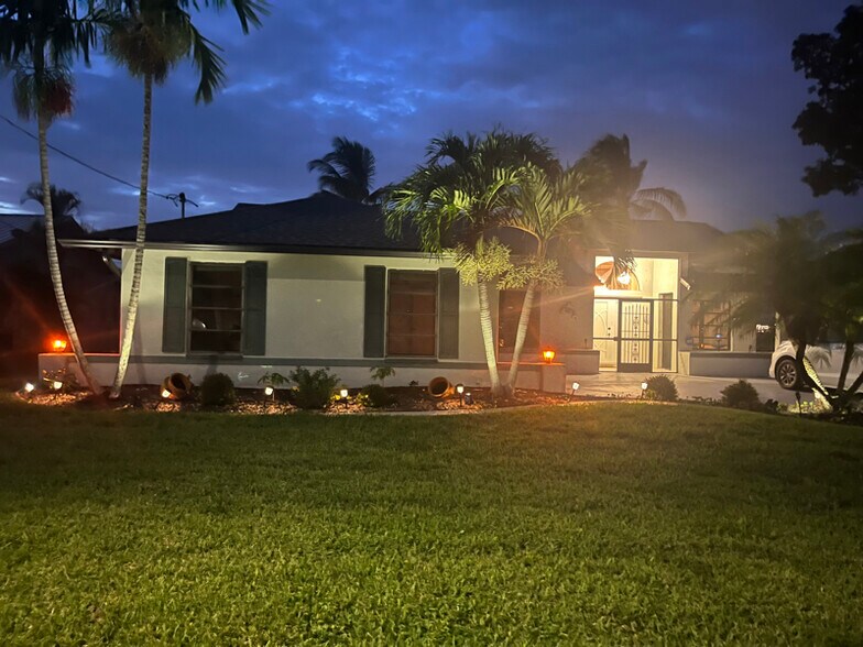 Building Photo - 201 SW 8th St