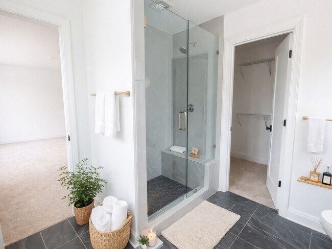 Building Photo - Beautiful 3BR 2.5BA Home in Statesville • 2 Car Garagge Tours