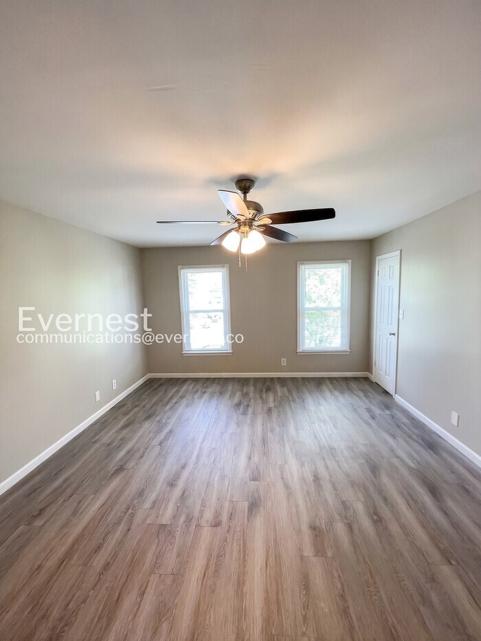 Building Photo - 901 Cimarron Ct