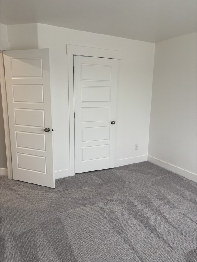 Building Photo - 3420 E Guila Dr