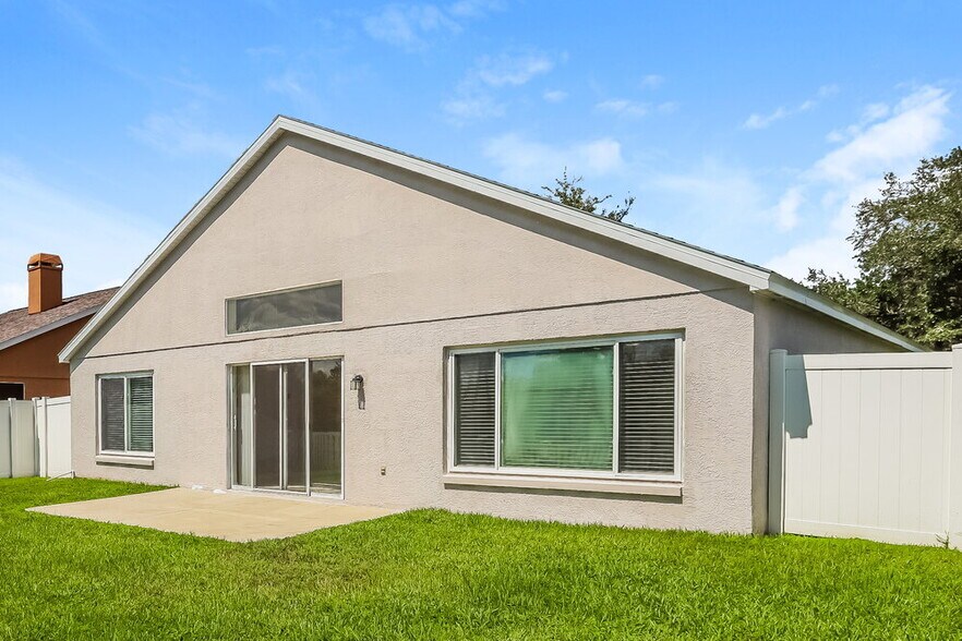 Building Photo - 29942 Morningmist Dr