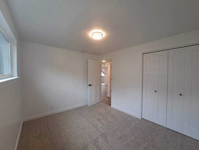Building Photo - 445 E 535 S