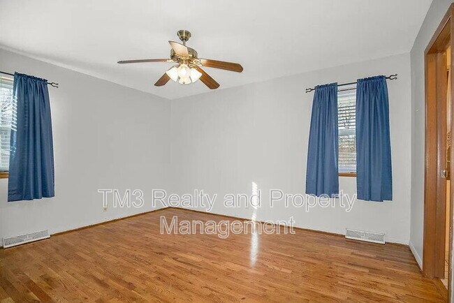 Building Photo - 506 S 17th St