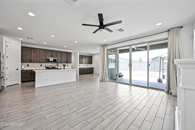 Building Photo - 13360 W Briles Rd