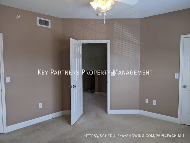 Building Photo - 11609 Tomahawk Creek Pky
