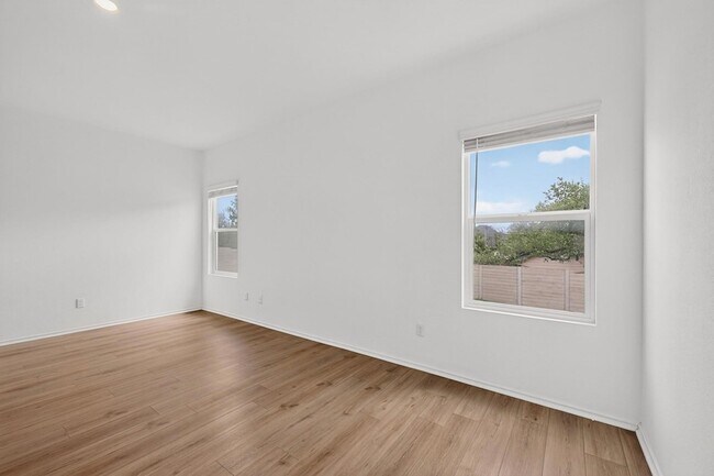 Building Photo - 941 Legends Ln