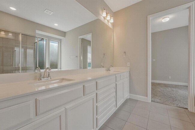 Building Photo - 1910 Graham Wy