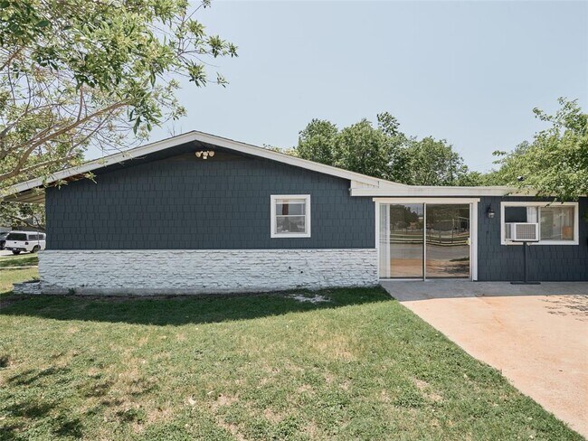 Building Photo - 7706 Delafield Ln