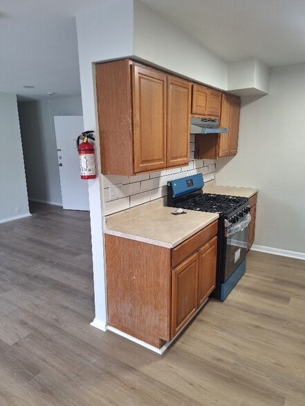 Building Photo - 91 Oak St