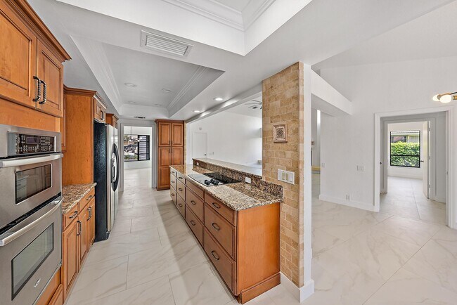 Building Photo - 18 Glencairn Rd