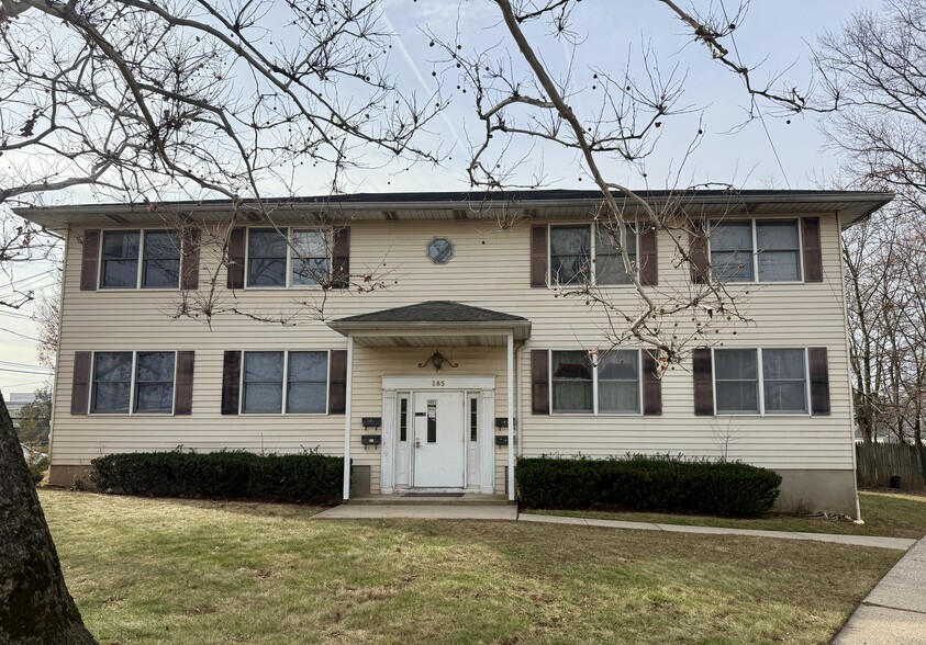 Front - 285 S Lincoln Ave