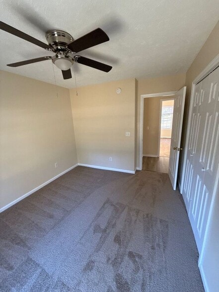 Building Photo - 517 N Pine Ln