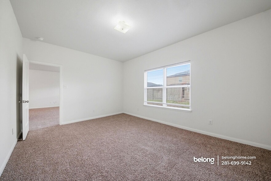 Building Photo - 2006 Quiet Palm Ln