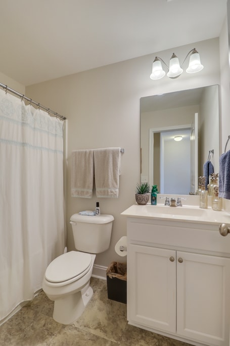 Building Photo - 413 Ferguson Ln