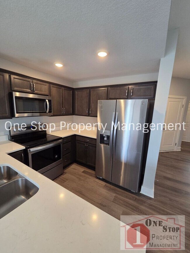 Building Photo - 3 Bedroom / 2.5 Bathroom Townhome in Louisburg, KS!