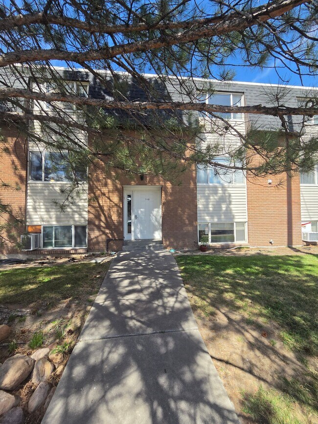 Building Photo - 265 E 8880 S