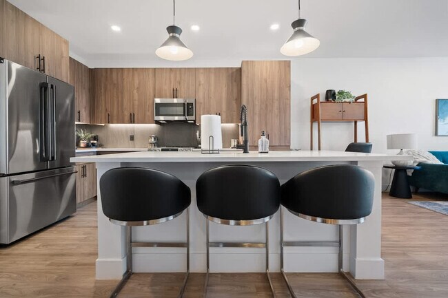 Building Photo - 15825 N 71st St