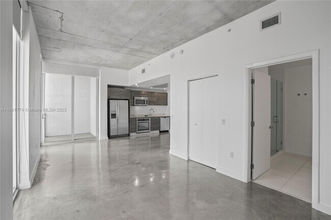 Building Photo - 151 SE 1st St