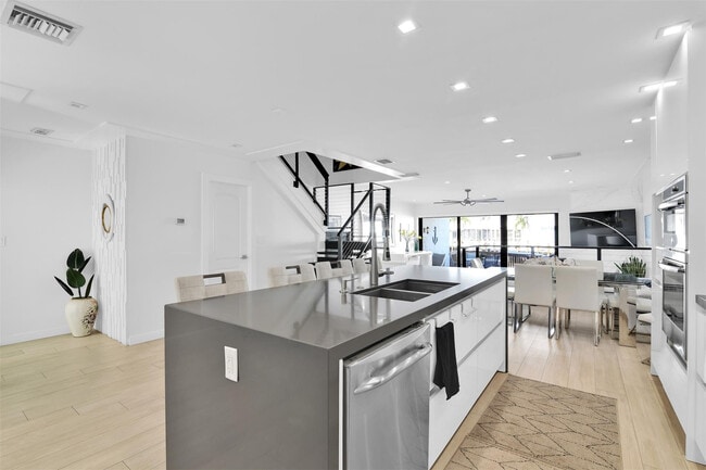 Building Photo - 1035 Boca Cove Ln