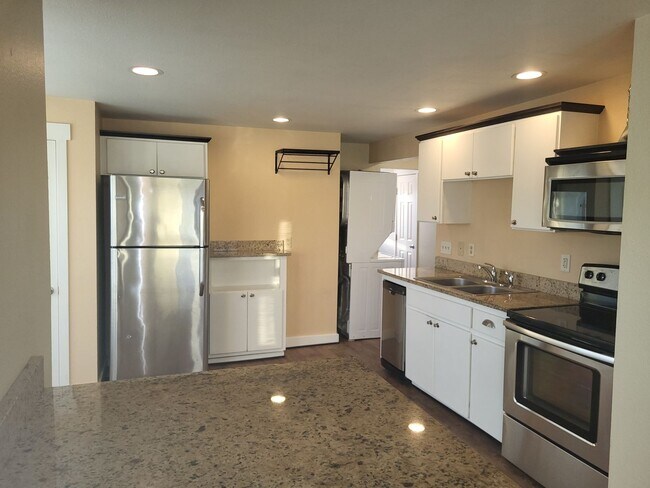 Building Photo - LaGassey - 802 A/B/C