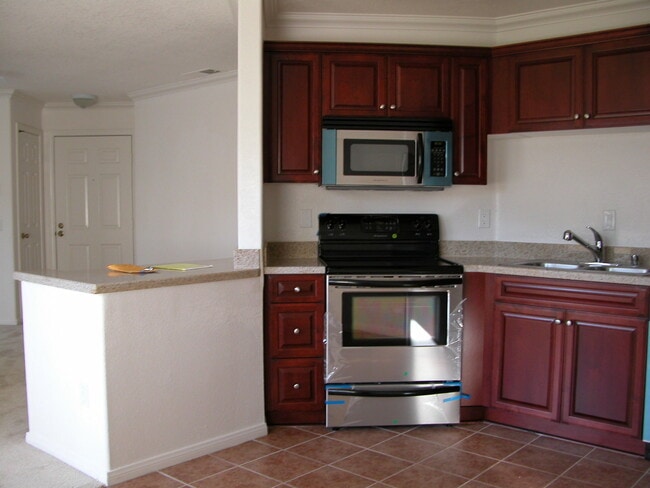 Building Photo - Recently Reduced-Vista Way Village One Bedroom Condo for Rent in Oceanside