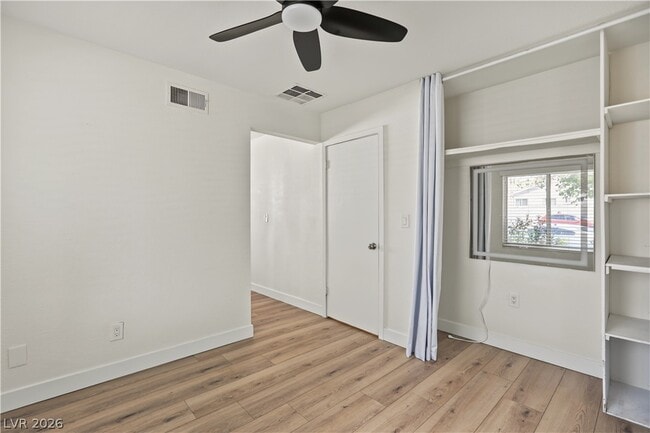 Building Photo - 4162 Ridgewood Ave