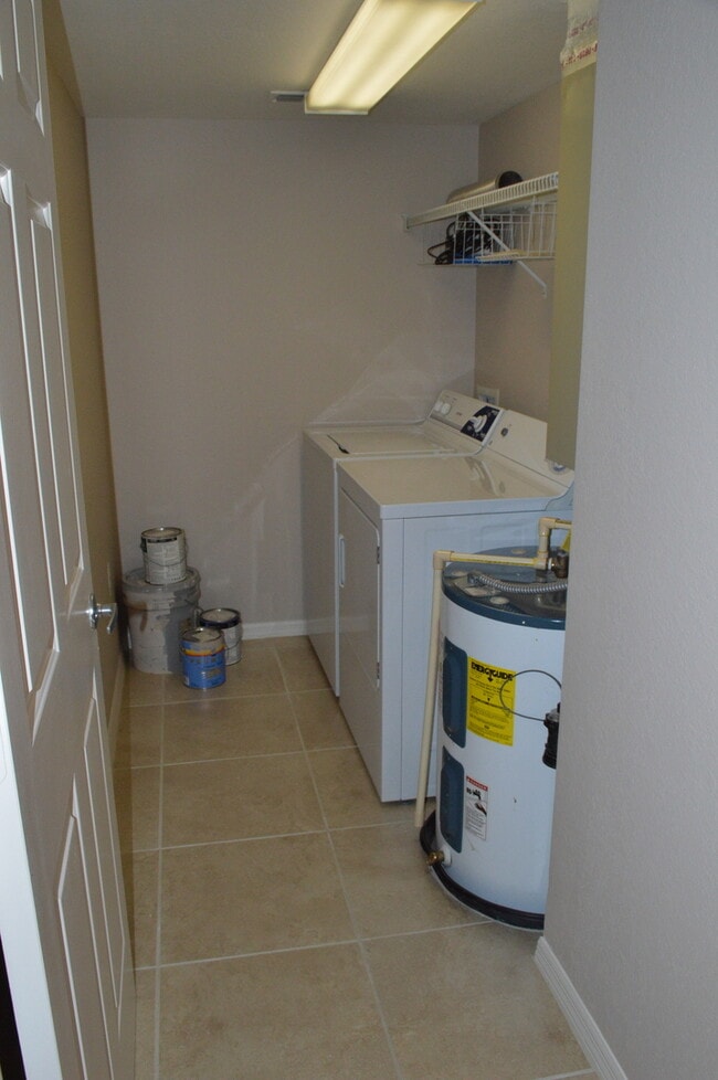 Building Photo - 8214 Key Royal Cir