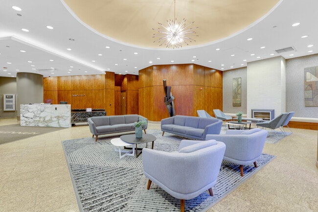 Building Photo - 222 N Columbus Dr