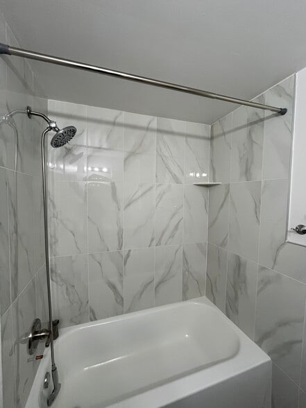 Building Photo - 15 Brighton Village Dr