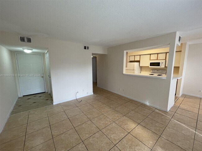 Building Photo - 815 Boynton Beach Blvd
