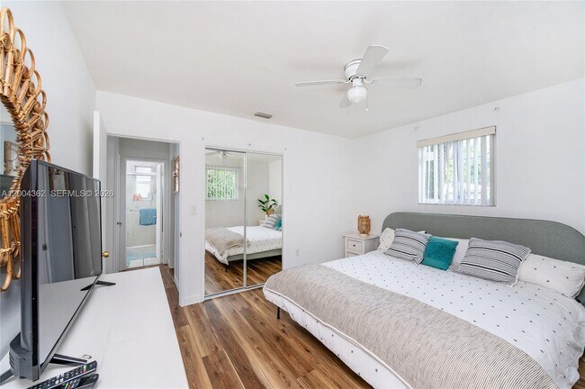 Building Photo - 3100 Naomi St