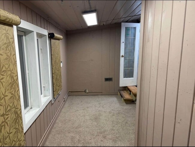 Building Photo - 6849 N Aurelius Rd