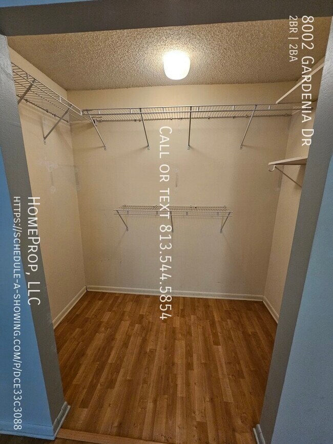 Building Photo - 2 Bedroom Meadowood Condo