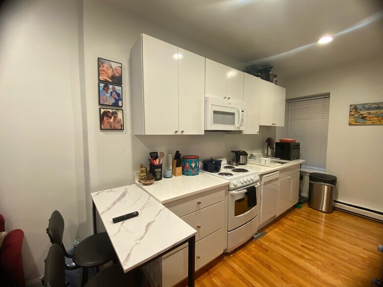 Building Photo - 57 Westland Ave